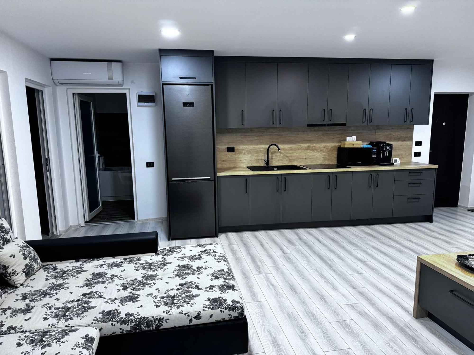Whitehouse2 Apartment Арад Екстериор снимка